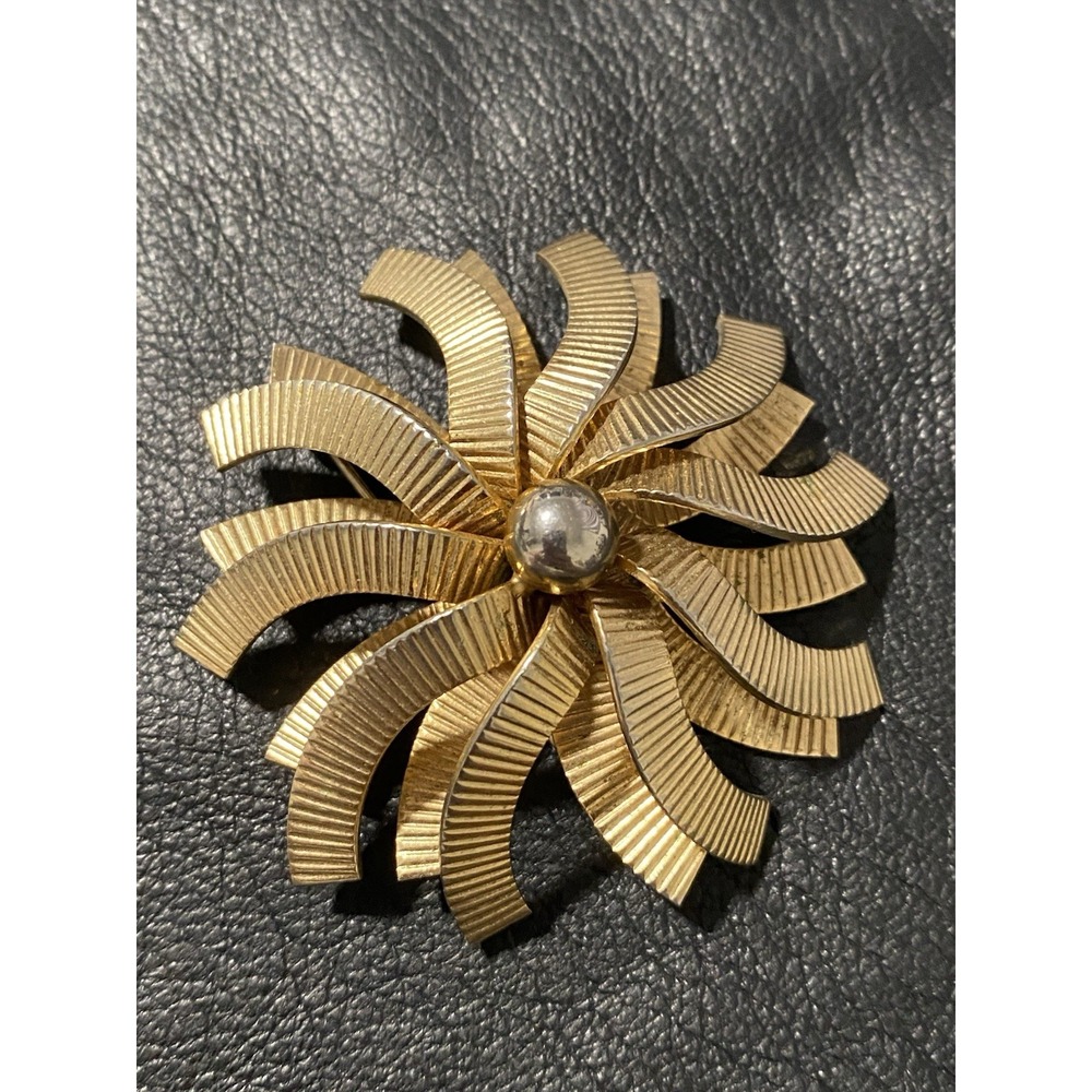 Vintage Art Deco Flower Signed Marvella Goldtone Faux Pearl Brooch Spiral Art